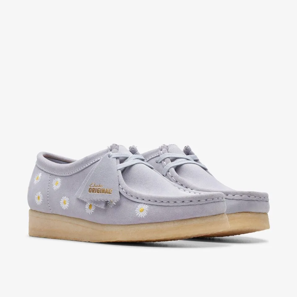 Clarks Women's Wallabee Cloud Grey Emb 26175644