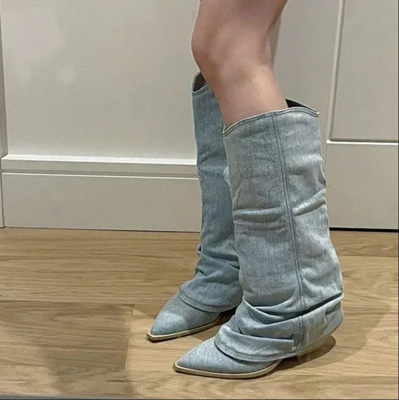 Fashionable denim knee boots with a trendy look for women