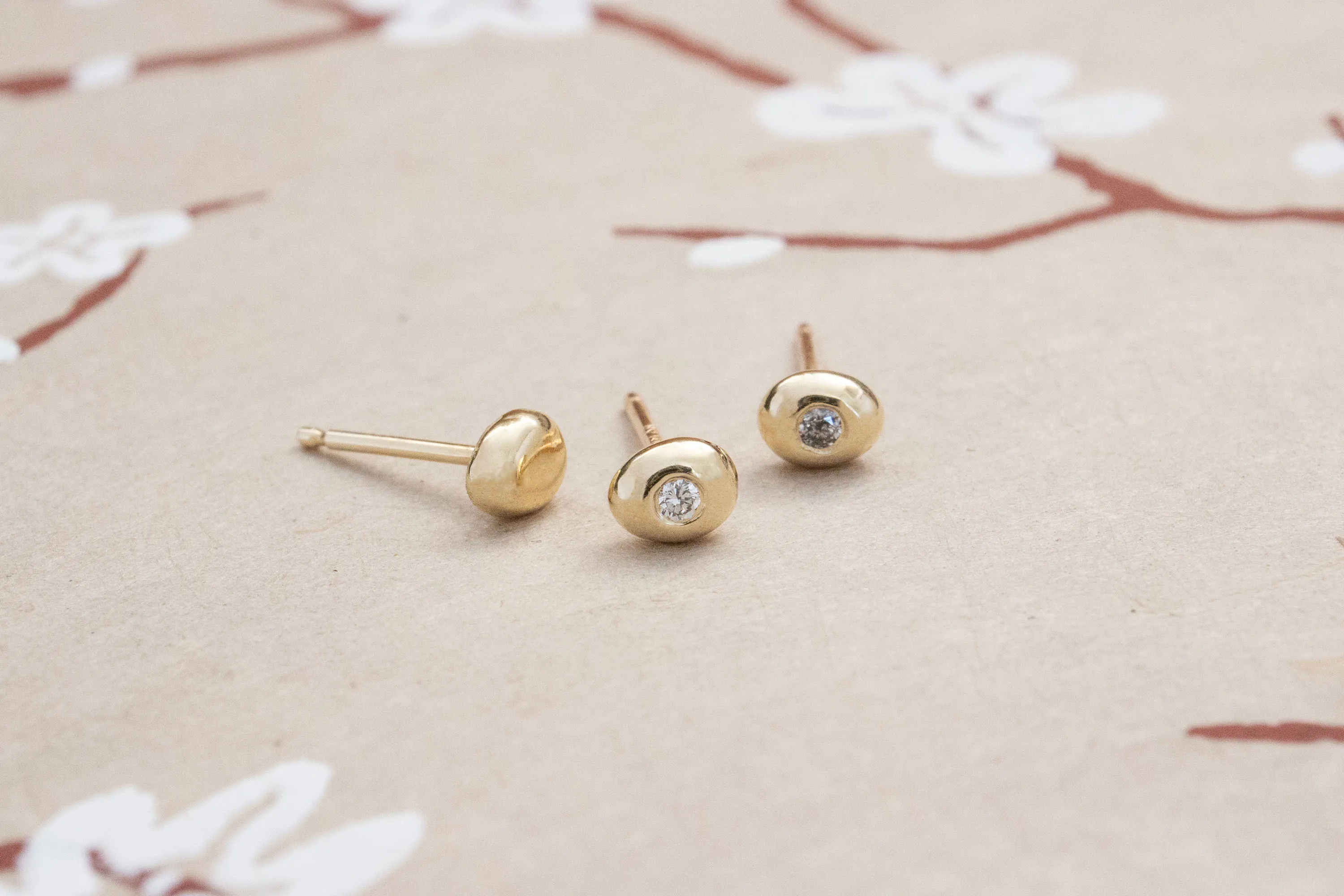 In Stock | Smooth Mini Pebble Studs