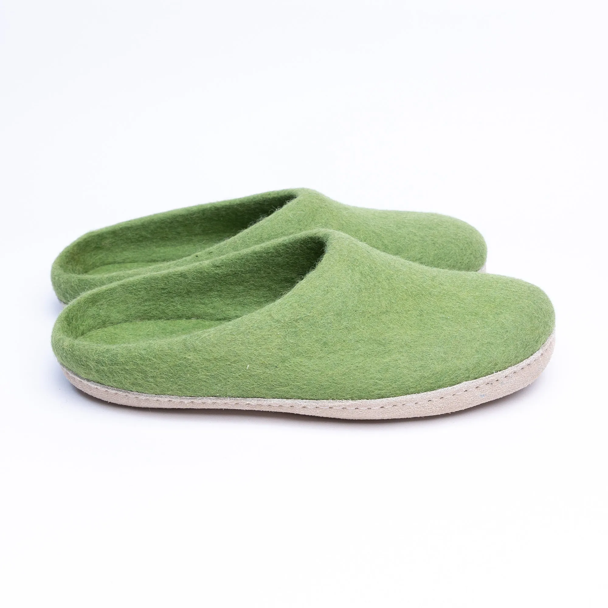 KUUMA – Light Green Wool Felt Slippers for Men Warm, Non-Slip, Indoor Comfort