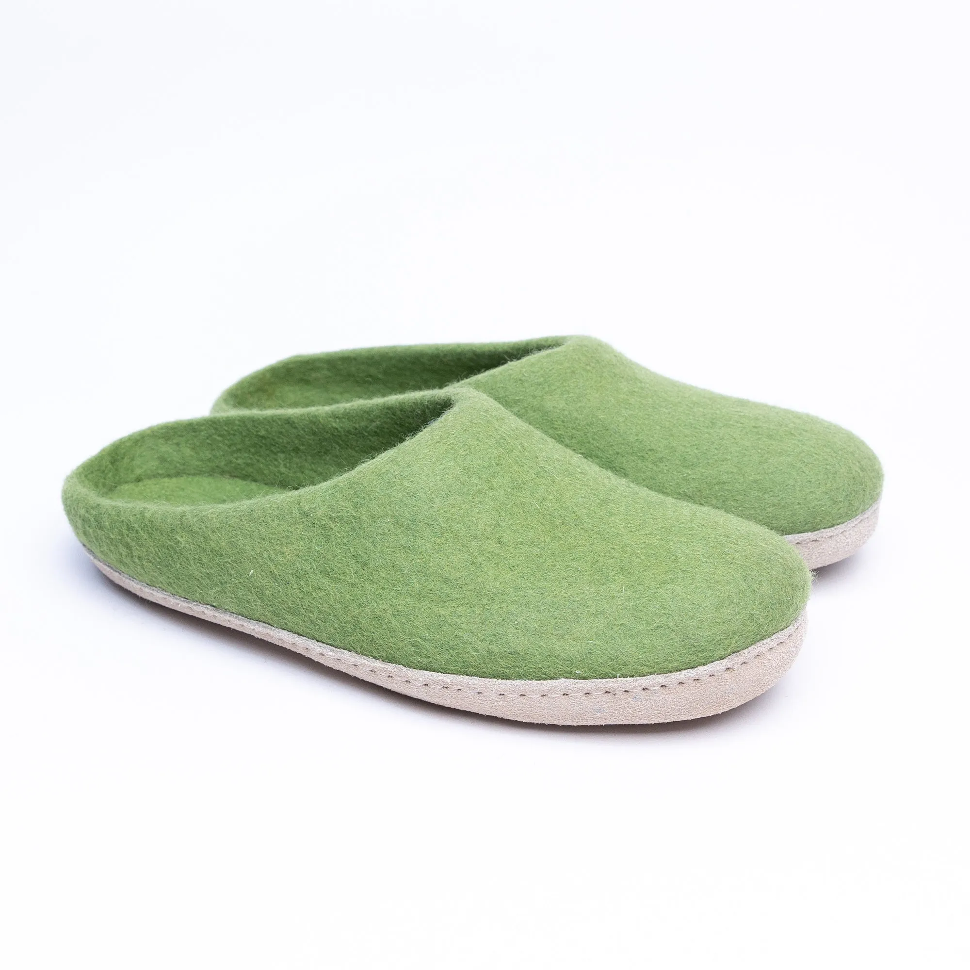 KUUMA – Light Green Wool Felt Slippers for Men Warm, Non-Slip, Indoor Comfort