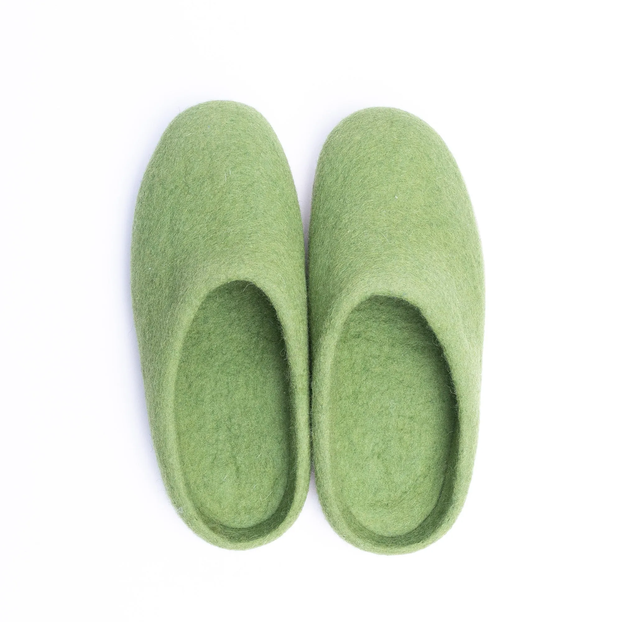 KUUMA – Light Green Wool Felt Slippers for Men Warm, Non-Slip, Indoor Comfort