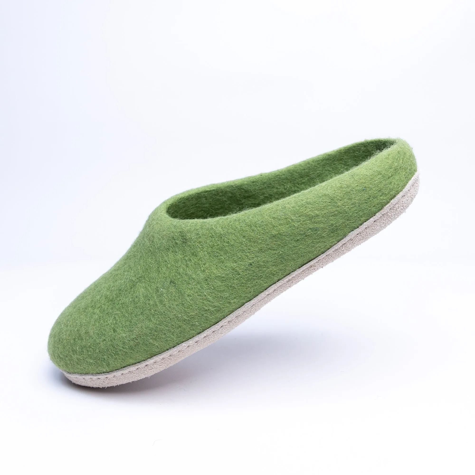 KUUMA – Light Green Wool Felt Slippers for Men Warm, Non-Slip, Indoor Comfort
