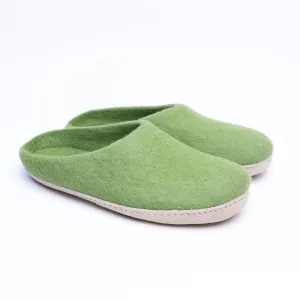 KUUMA – Light Green Wool Felt Slippers for Men Warm, Non-Slip, Indoor Comfort