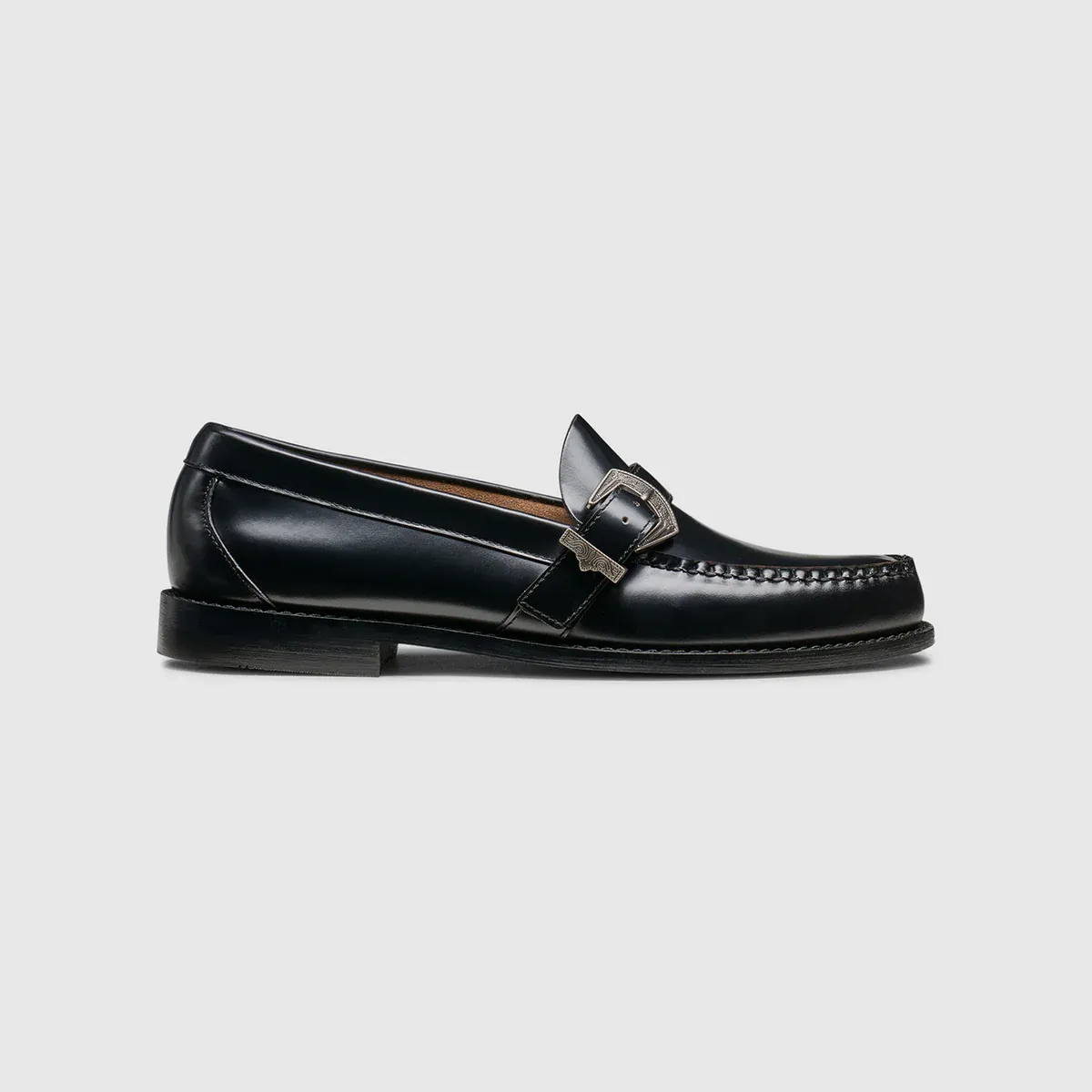 Maverick Buckle Weejuns Loafer in Black