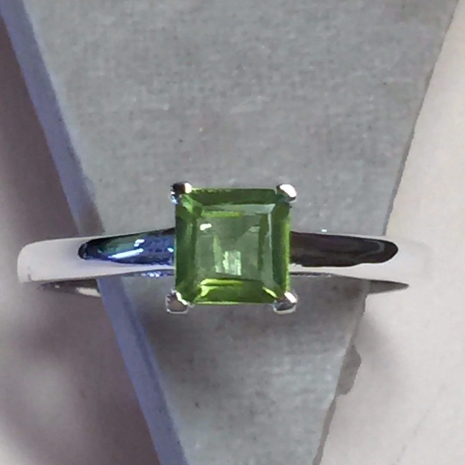 Natural 1ct Peridot 925 Solid Sterling Silver Ring Size 6, 7, 8, 9