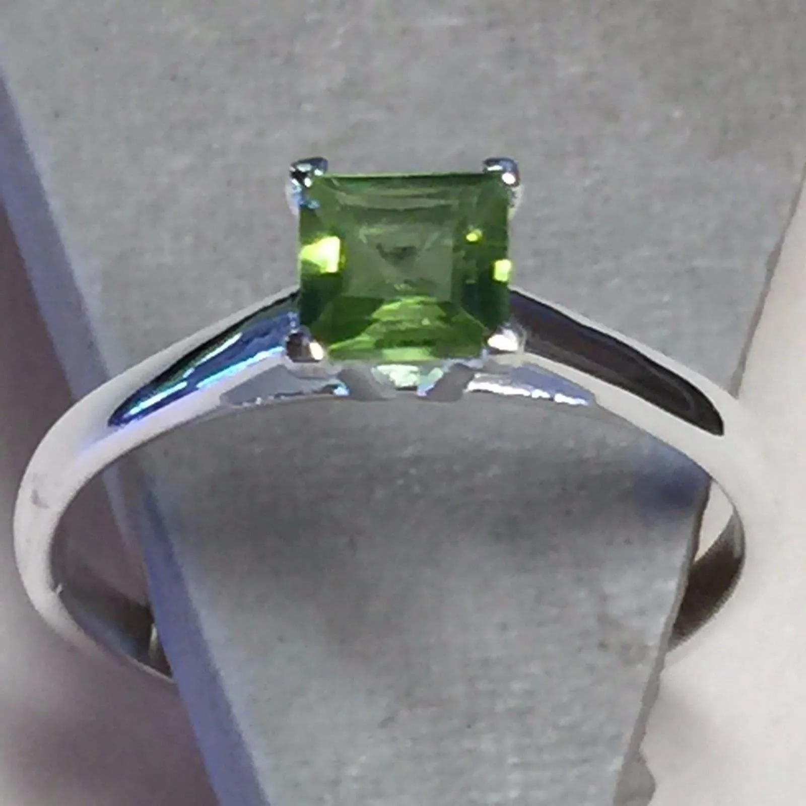 Natural 1ct Peridot 925 Solid Sterling Silver Ring Size 6, 7, 8, 9
