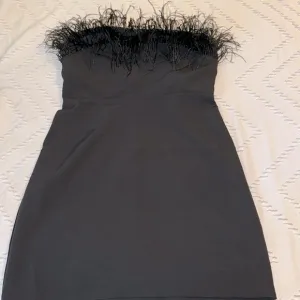 NWT Women's Black Sam Edelman Feather Trim Sheath Strapless Minidress 8