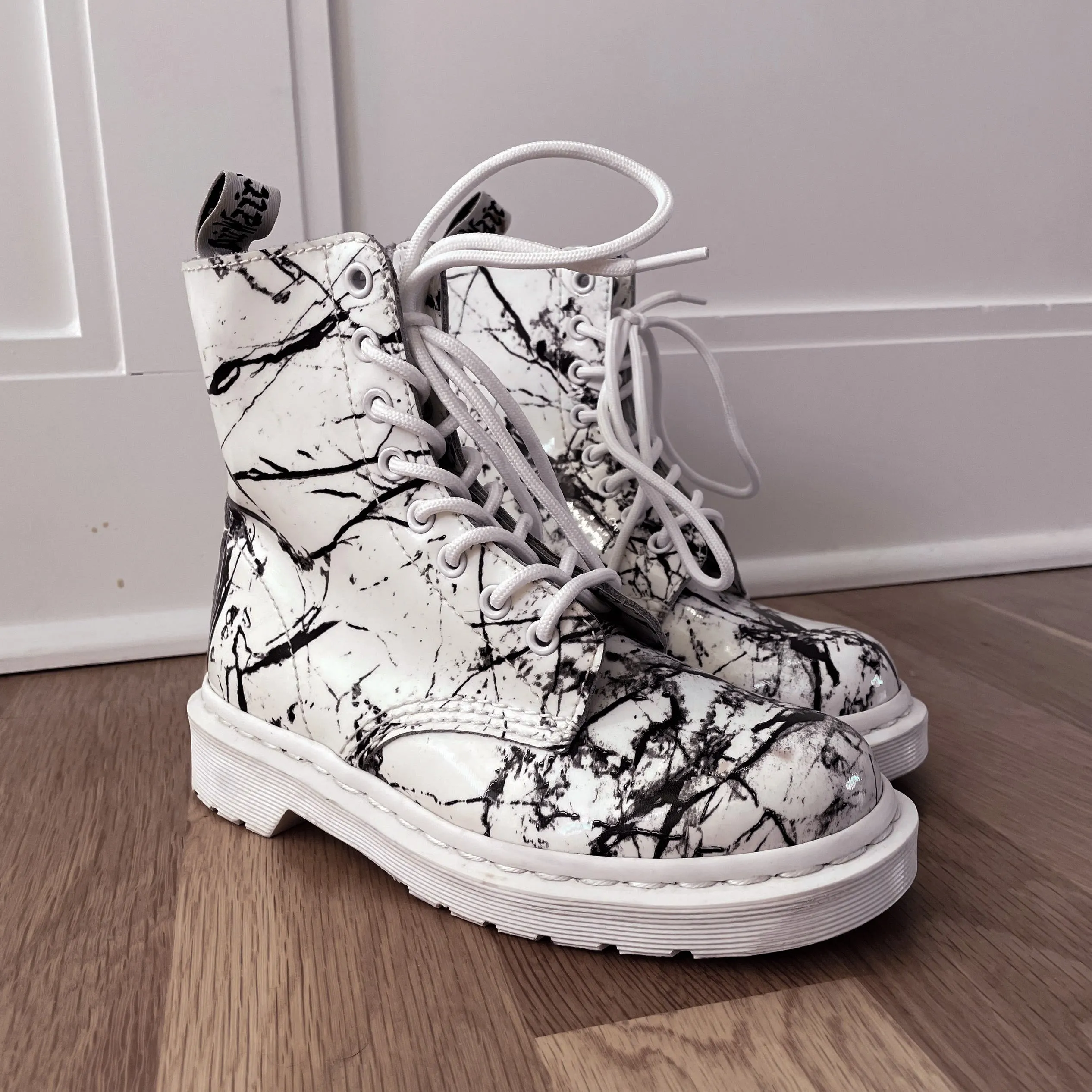 White Marbled 1460