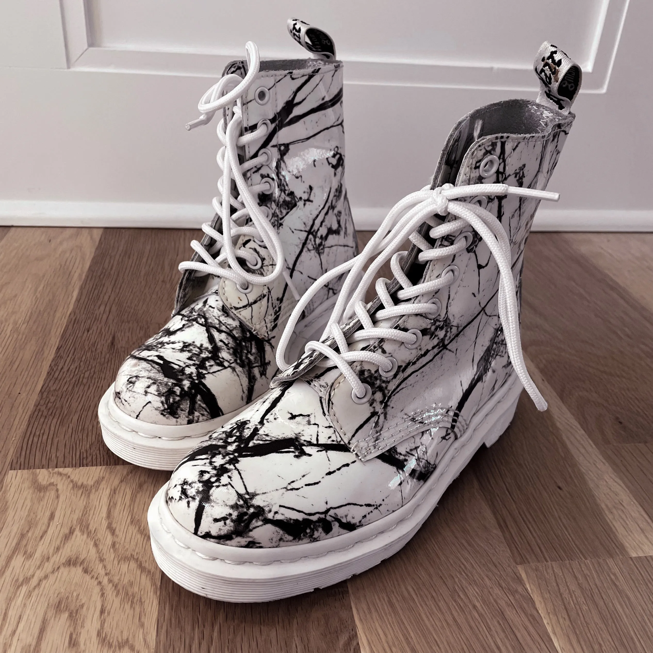 White Marbled 1460