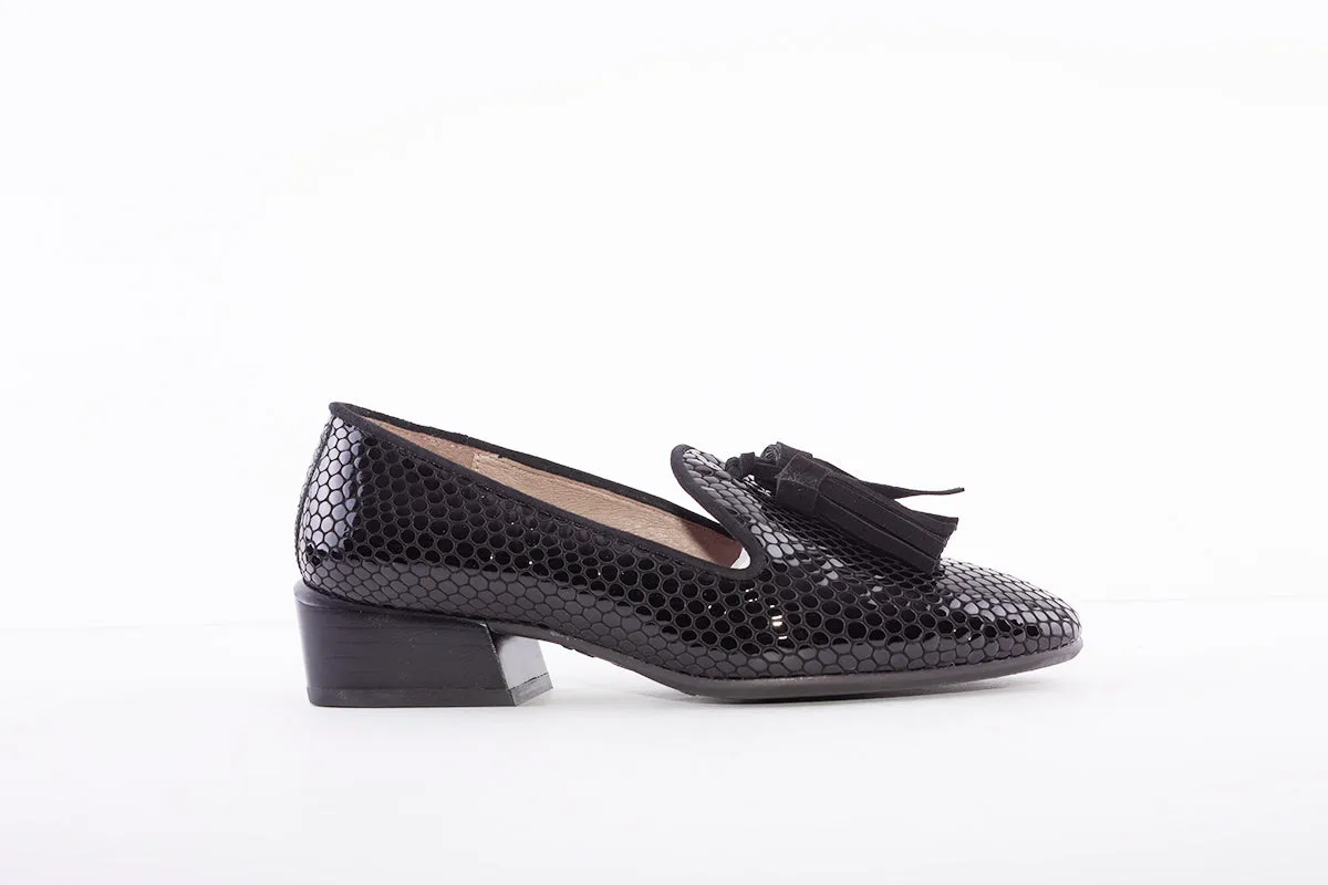 WONDERS - C-6302 FLAT TASSEL SHOE - BLACK SNAKESKIN