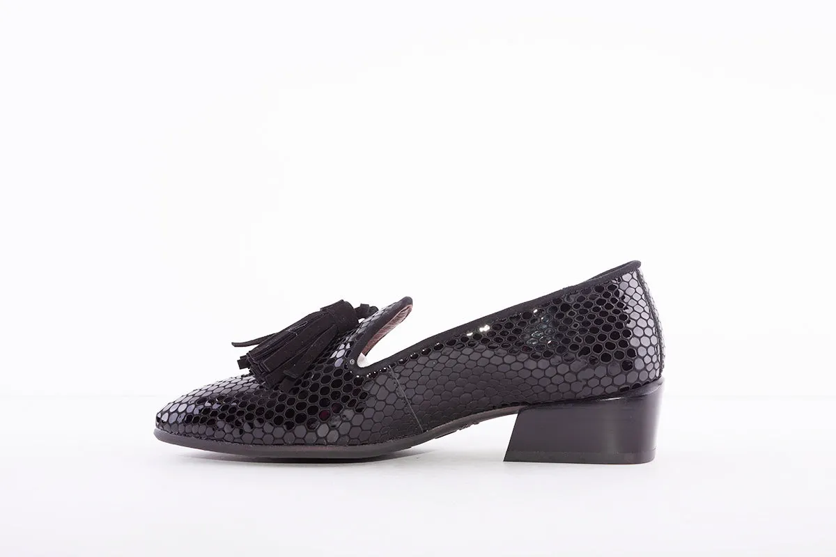 WONDERS - C-6302 FLAT TASSEL SHOE - BLACK SNAKESKIN
